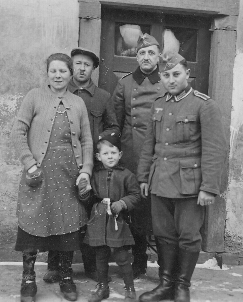 Datei:Familie Bucher Winnai.jpg