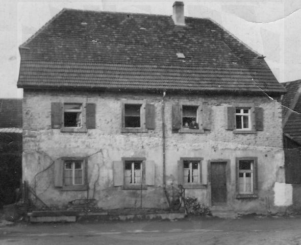 Datei:Ref Schule Kirche.jpg