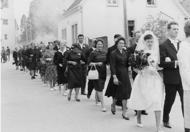 Datei:Hochzeitszug Eißler Häfele.jpg