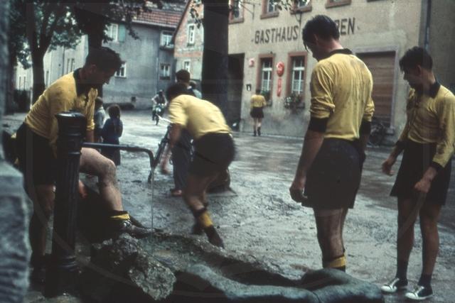 Datei:Brunnen Rathaus.jpg